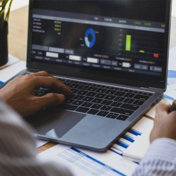 businessman-analyzing-investment-situation-and-bus-2023-11-27-05-32-49-utc-e1708679964154.jpg businessman-analyzing-investment-situation-and-bus-2023-11-27-05-32-49-utc-e1708679964154.jpg